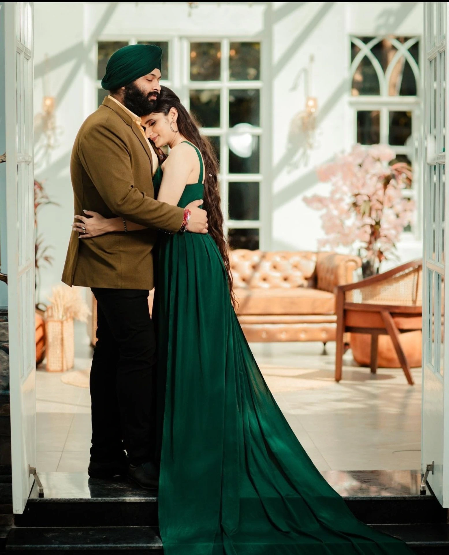 Traditional couple portrait indoors by Bright Luxe Salon &amp; Studio, Mahendergarh