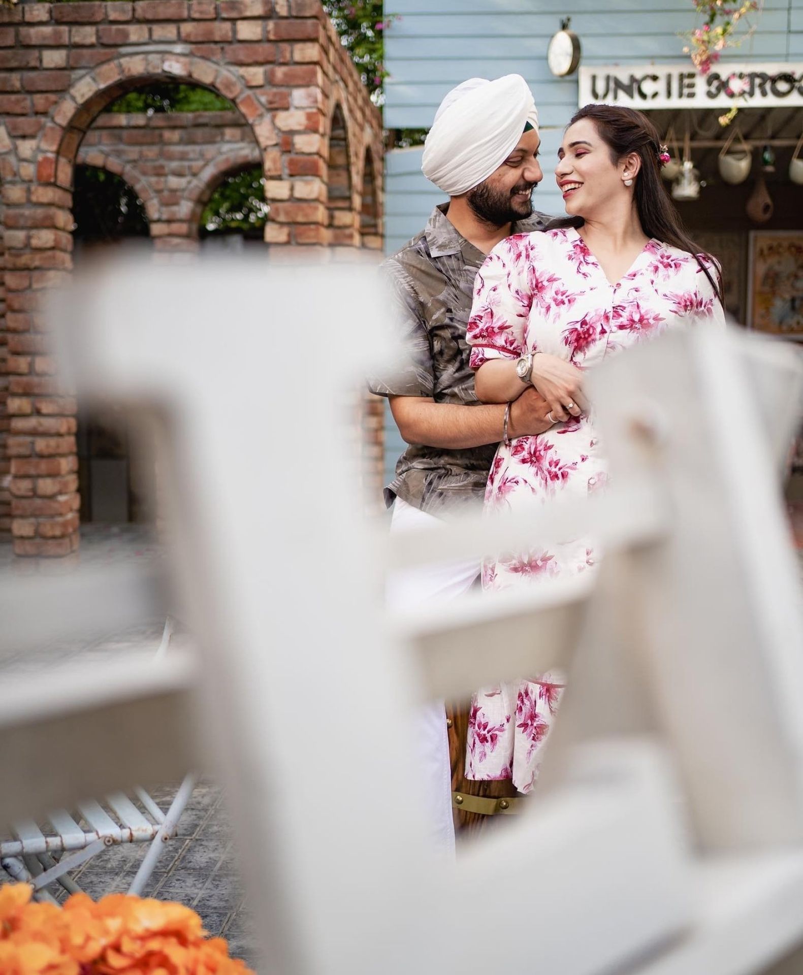 Elegant romantic couple close-up photography by Bright Luxe Salon &amp; Studio, Mahendergarh